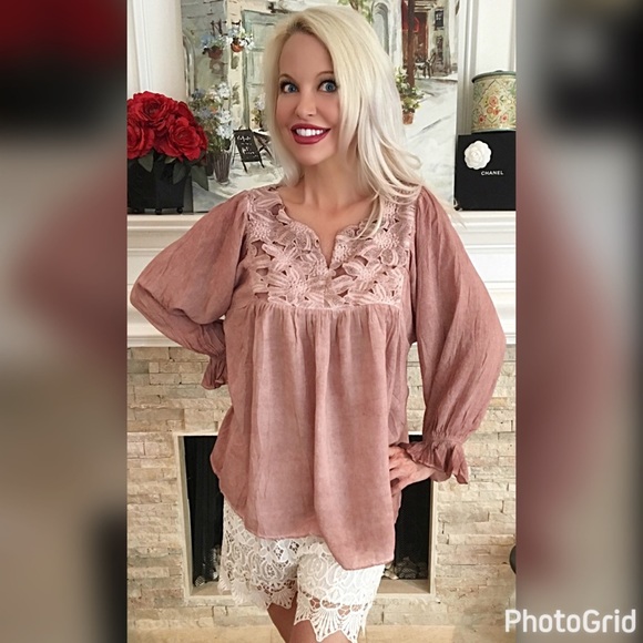 LAST ONE embroidered detail cuff top - Picture 2 of 2