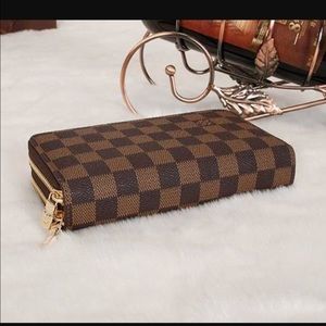 Checkered wallet