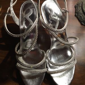 Silver strappy heel