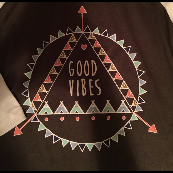 Good vibes Rue21 - Picture 3 of 3