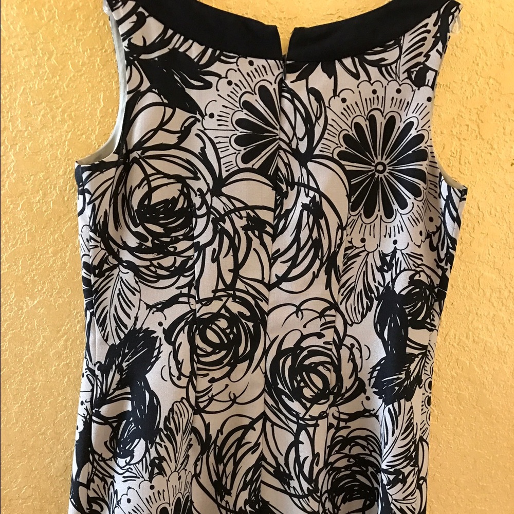 Dress - Picture 3 of 4