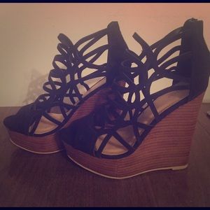 Black Laser Cut Wood Wedges - Size 8.5