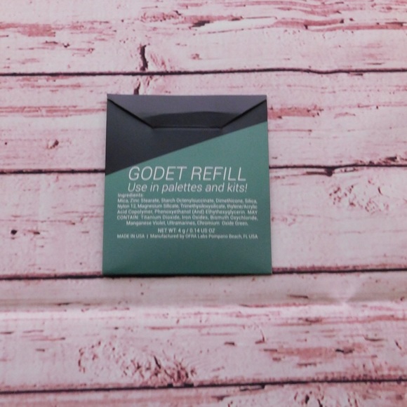 🔴 Ofra banana powder pan - Picture 2 of 2