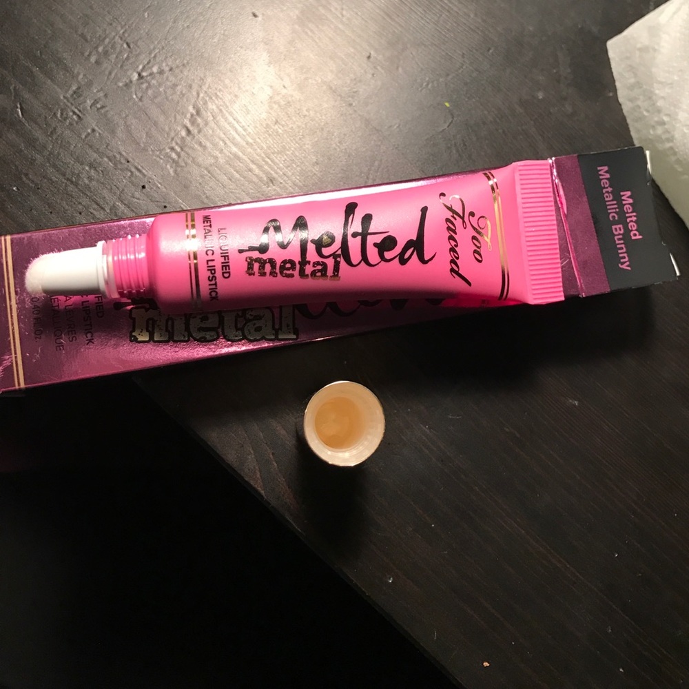 Too faced Melted metal
