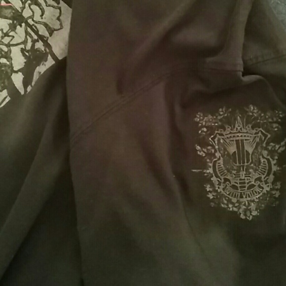 Express tshirt - Picture 3 of 3