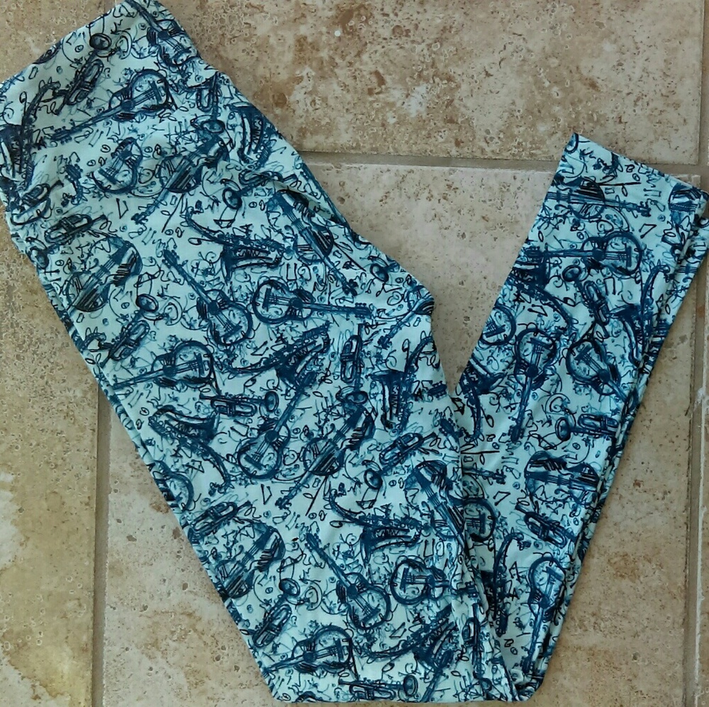 Drawn to Music - Lularoe Legging OS