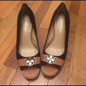 Arturo Chiang Wedges