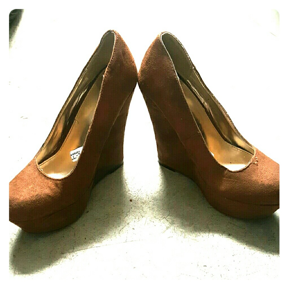 Mossimo brown suede wedges
