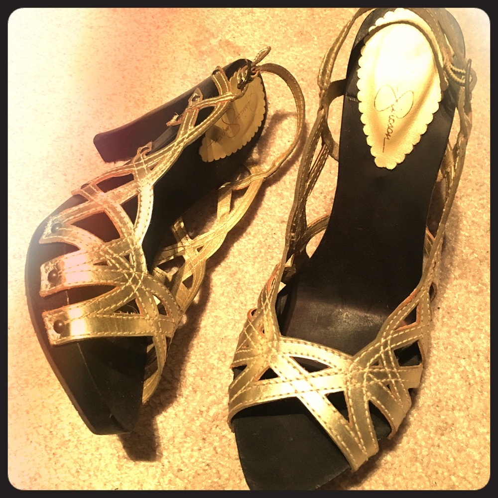 Jessica Simpson super cute GOLD heels!