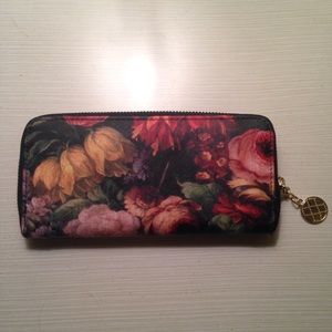 🌹 Dark Floral Painting Faux Leather Wallet 🌹
