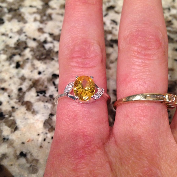 Jewelry - •New Ring•