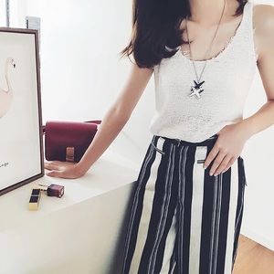 Airplane necklace. Good quality. And fashion look.