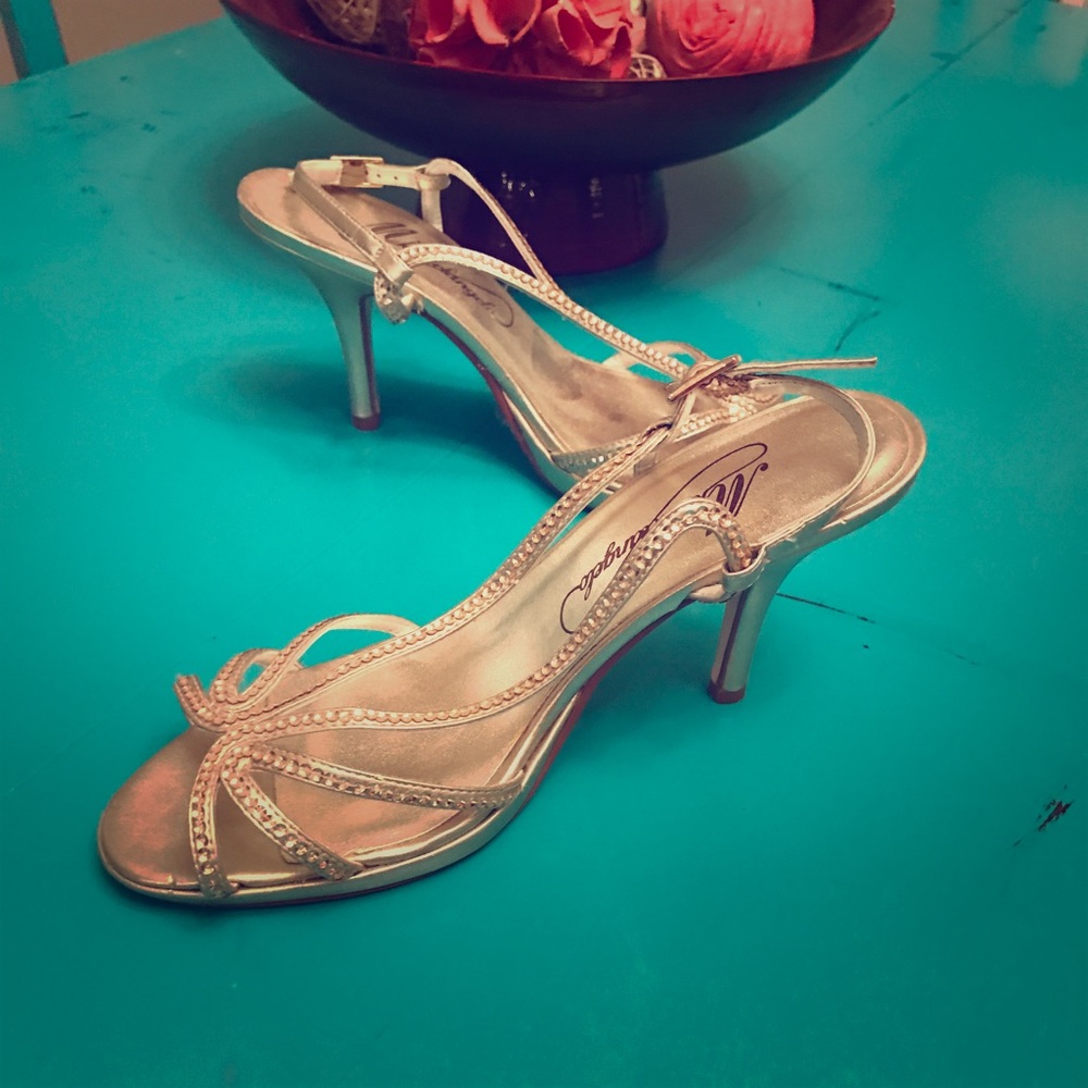 Stunning champagne gold heels