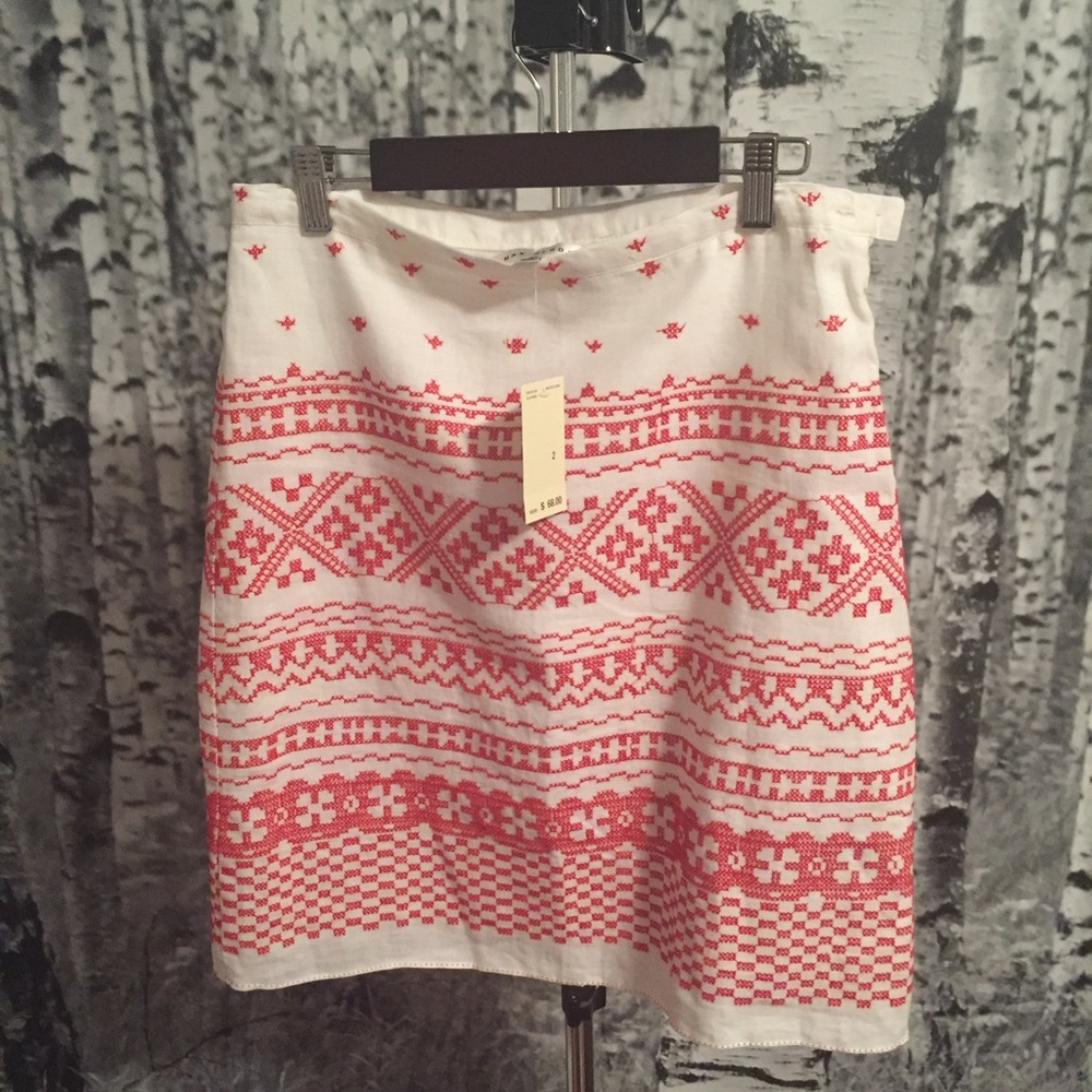 Max Studio Red Embroidered White Linen Skirt 2