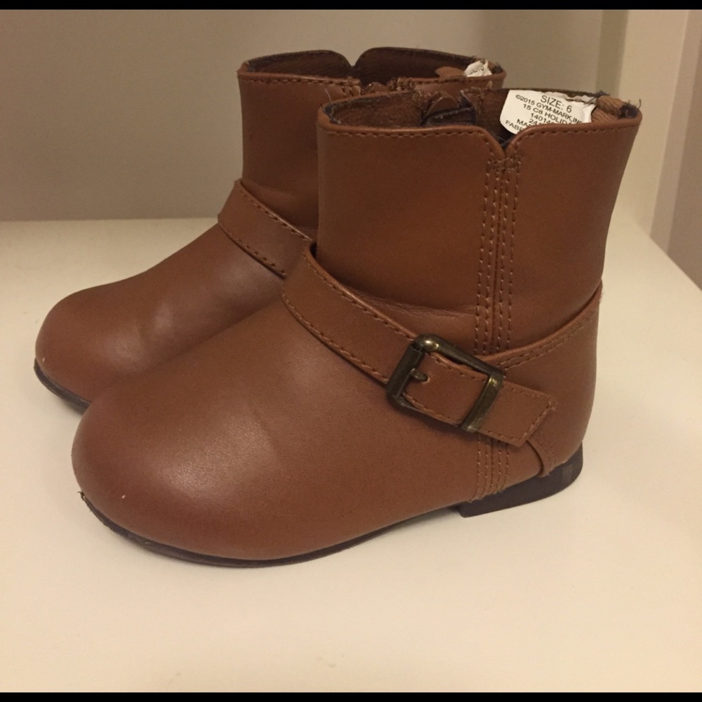 Brown boots, size 6