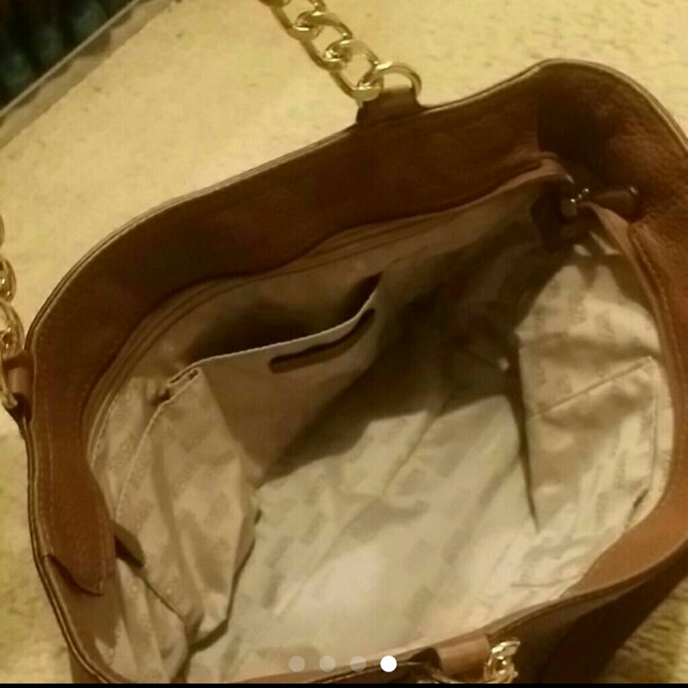 2 Michael Kors Purses - Picture 4 of 4