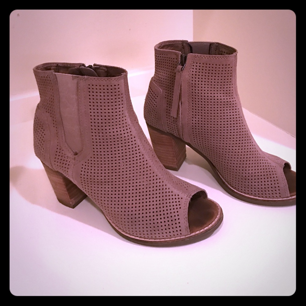 Toms open toe booties in tan