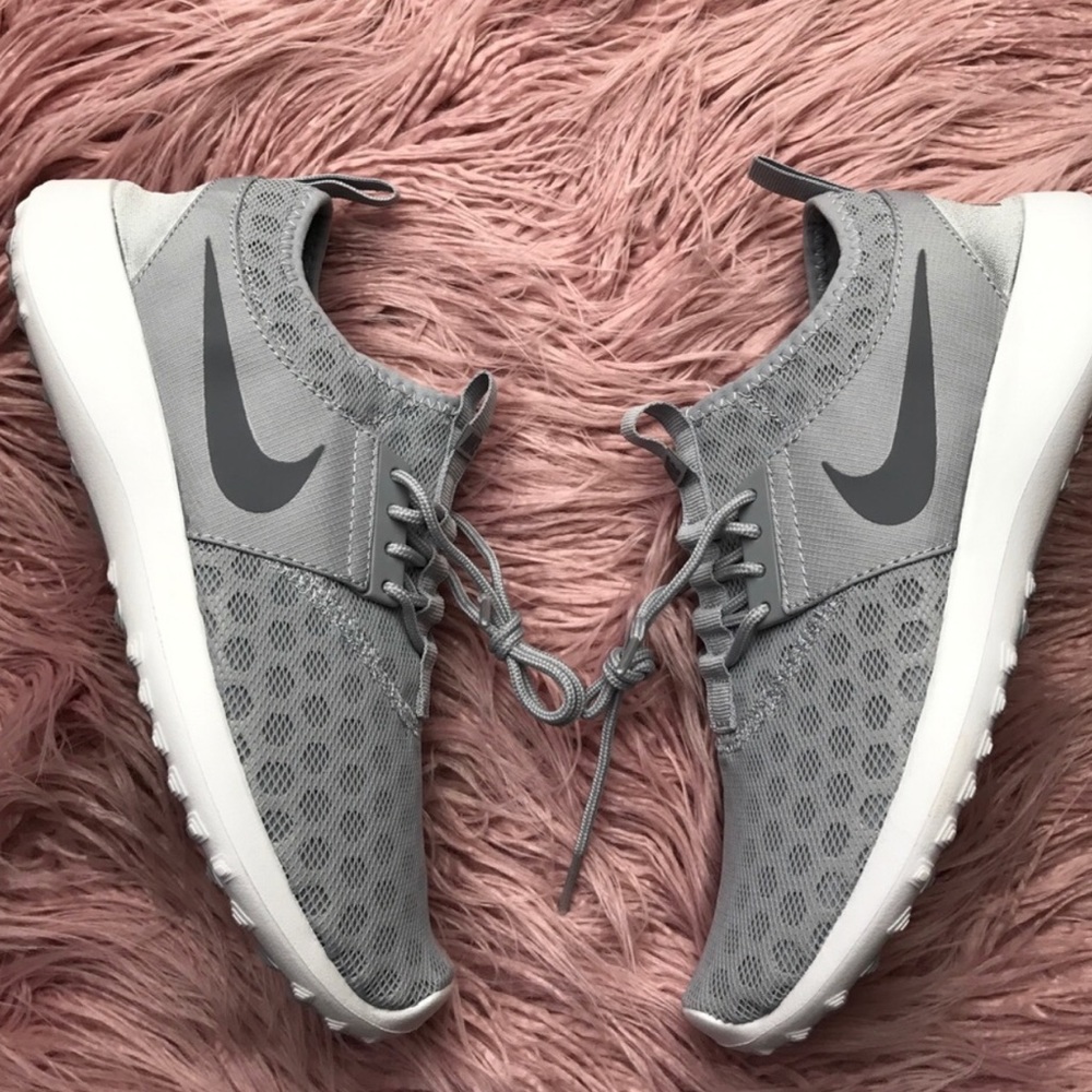 Nwt Nike juvenate wolf 🐺 grey - Picture 5 of 6