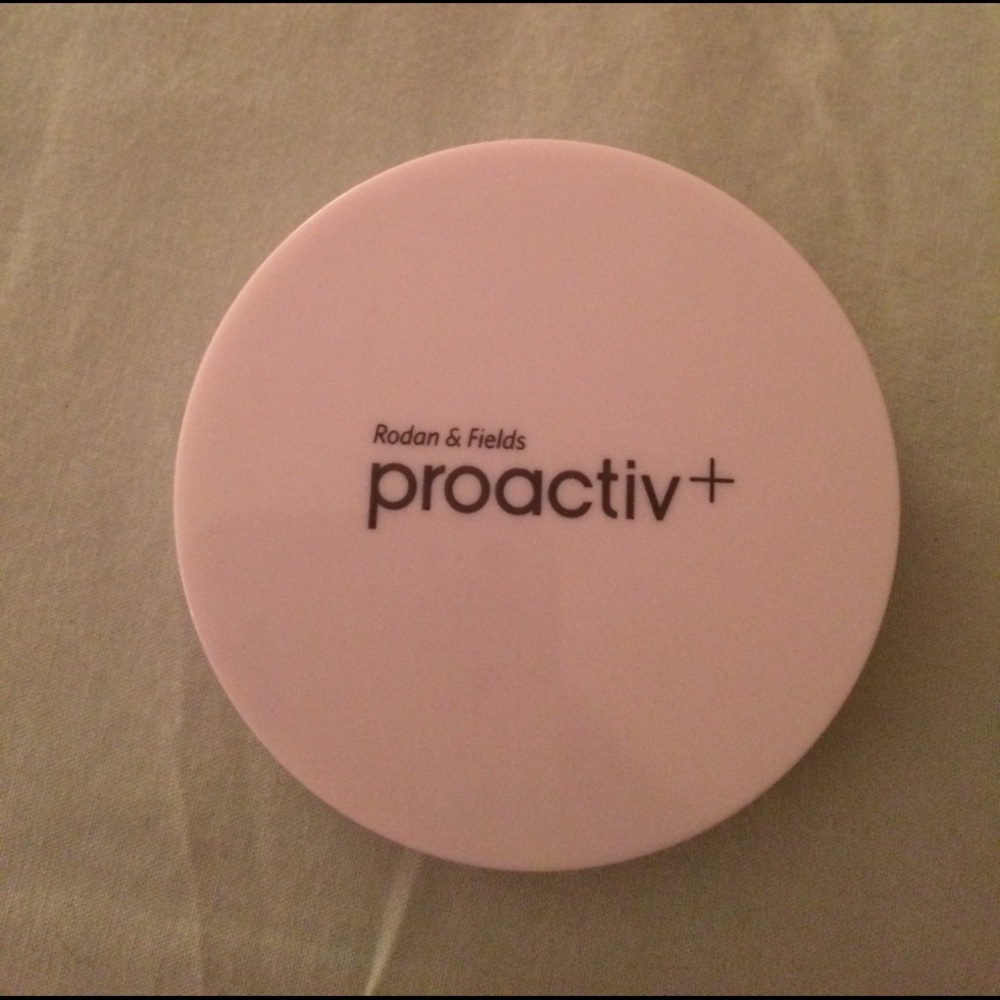 Proactive+ acne fighting concealer
