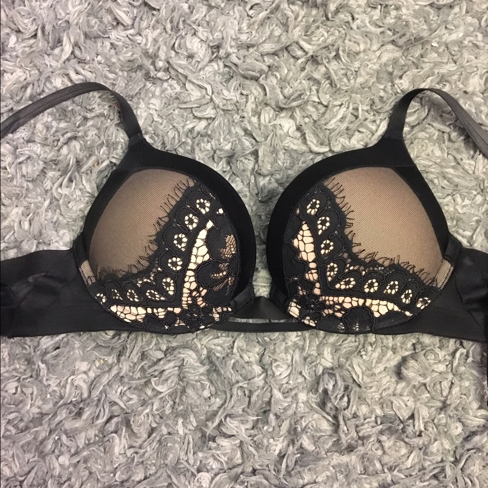 Victoria's Secret bomb shell bra