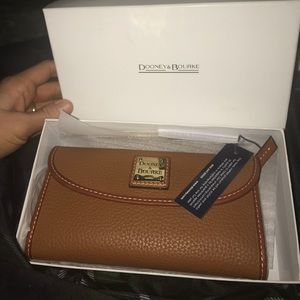 Brand New/ with box Dooney&Bourke Wallet