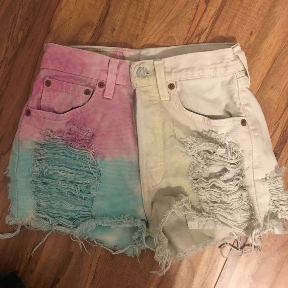 Super Cute High Wasted Multi Colored Levi's - image 1