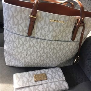 MICHAEL KORS BAG AND WALLET