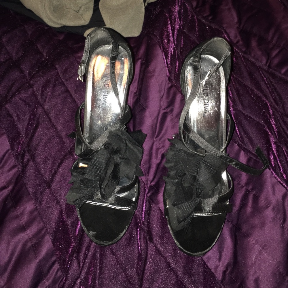 Wild diva fluffy heels size 10
