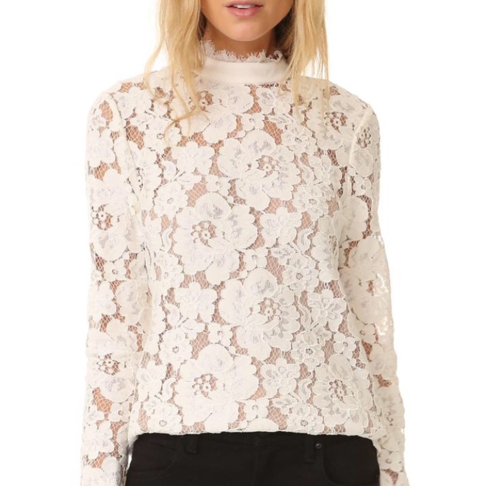 ISO Wayf Berklin Lace Top in black or white.