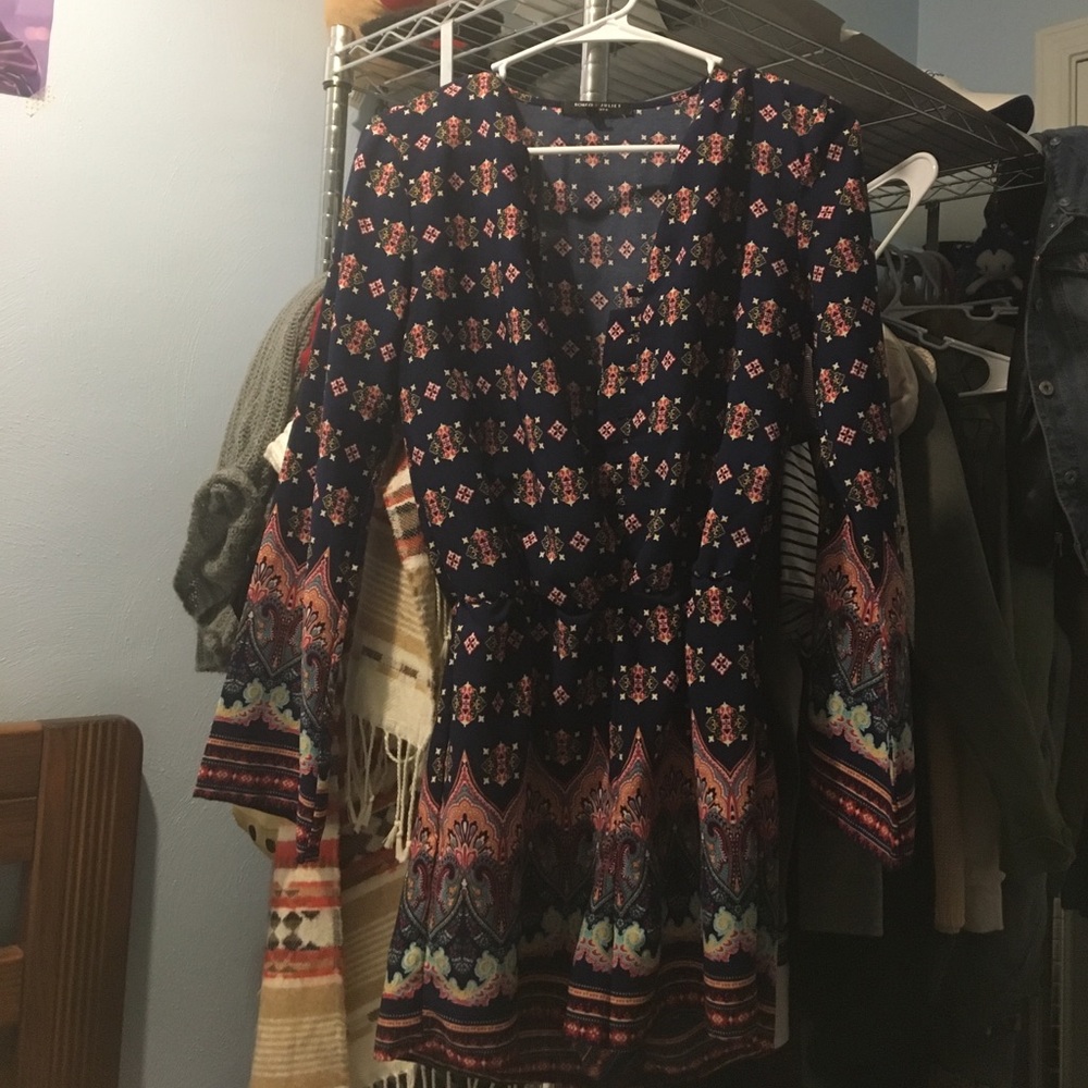 cute patterned romper - Picture 2 of 2