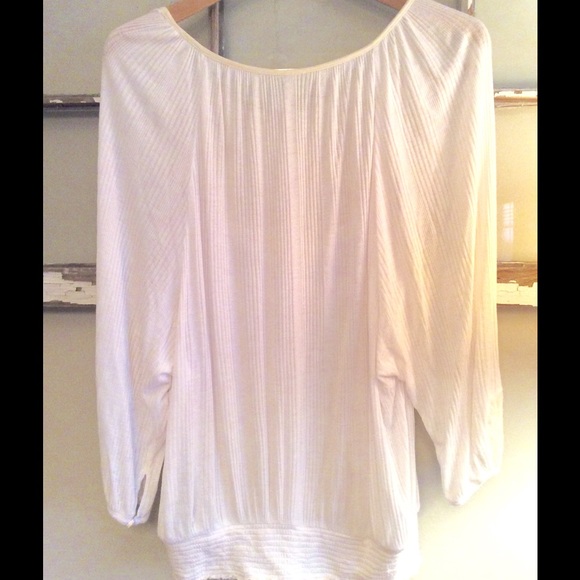 -Free People- White top! Lace an sequence detail! - Picture 5 of 8