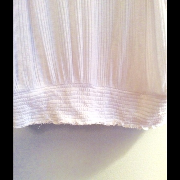 -Free People- White top! Lace an sequence detail! - Picture 6 of 8