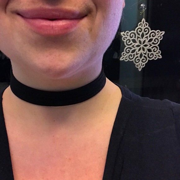 NEW💎💙💎5 LAYER BLACK CHOKER! MORE IN MY BOUTIQUE - Picture 2 of 8