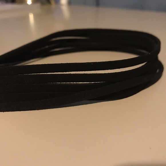 NEW💎💙💎5 LAYER BLACK CHOKER! MORE IN MY BOUTIQUE - Picture 4 of 8