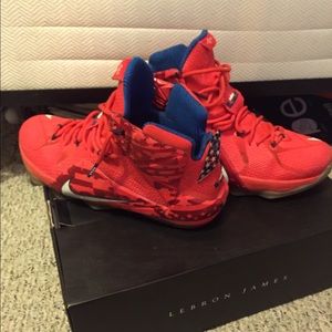 Mens Nike Lebron 12 Independence Day shoes size 13