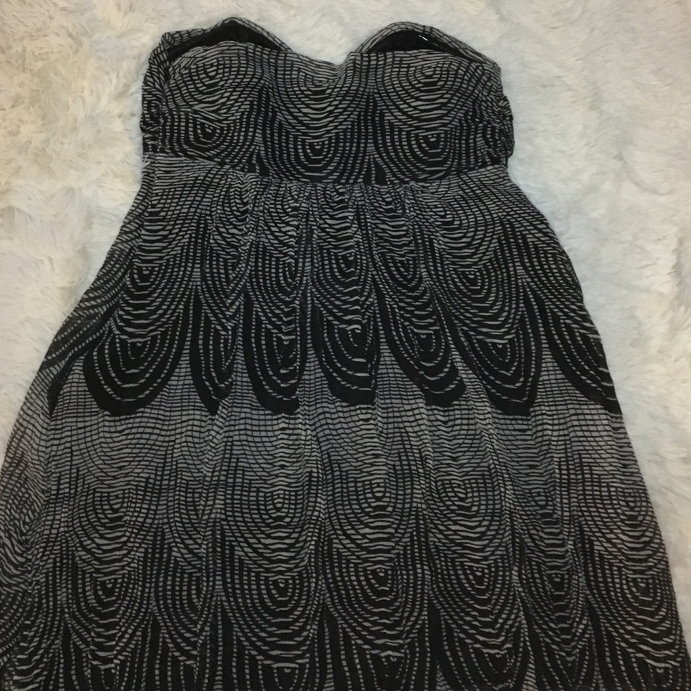 Express Strapless Mini dress - Picture 3 of 4