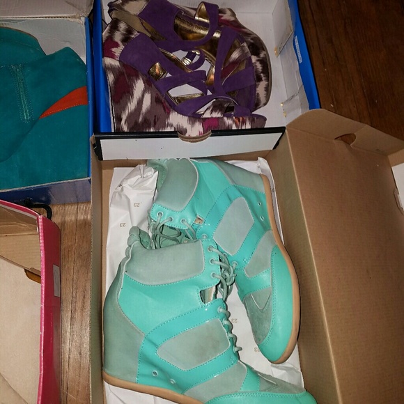 Heels - Picture 2 of 2