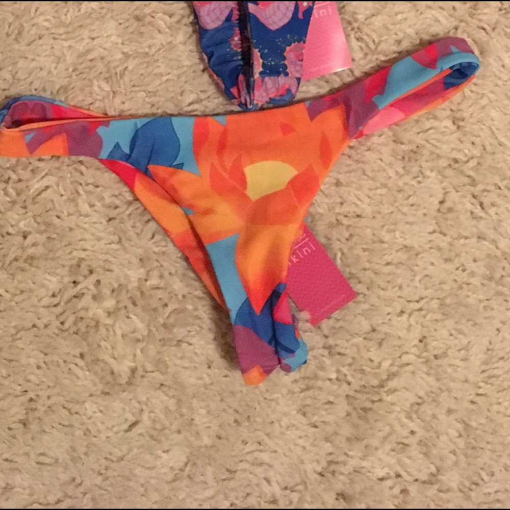 Traded🌊🌺MOANA TROPICANA BOTTOM