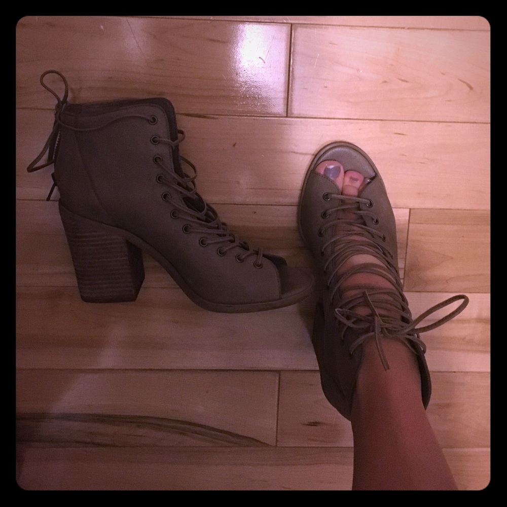 Steven madden heals