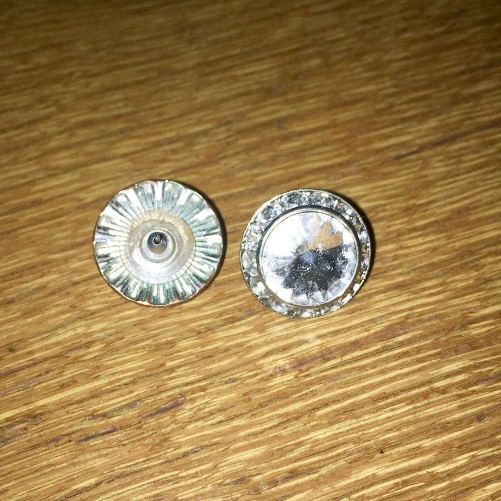 Round rhinestoned earrings