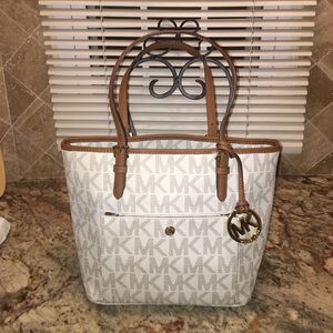Michael kors tote