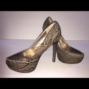 Charlotte Russe Metallic Platform Shoes Size 8