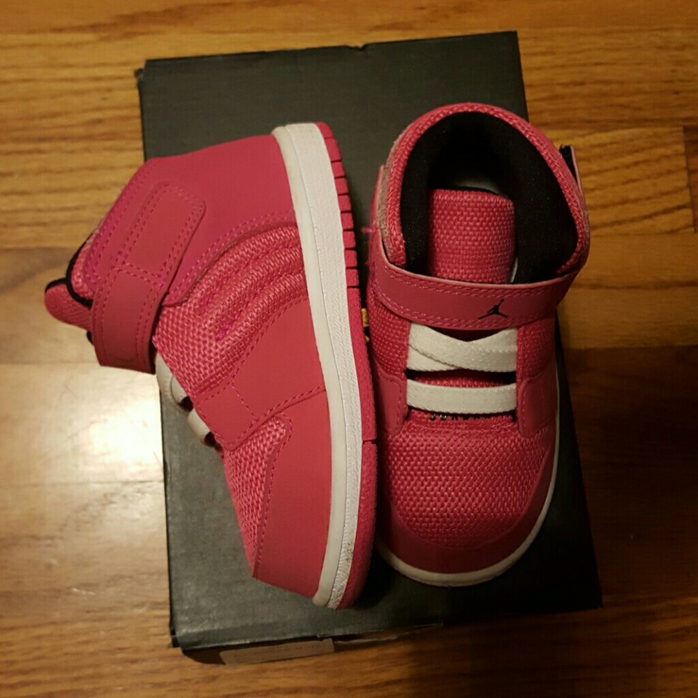 Vivid Pink baby Jordan 1 flight 4gt