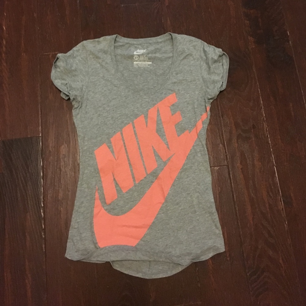 Nike top