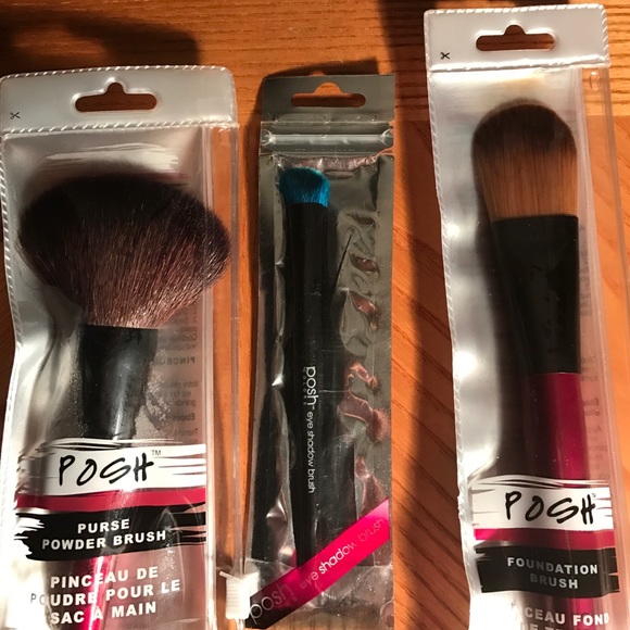 3 POSH MAKEUP BRUSHES - Picture 3 of 3