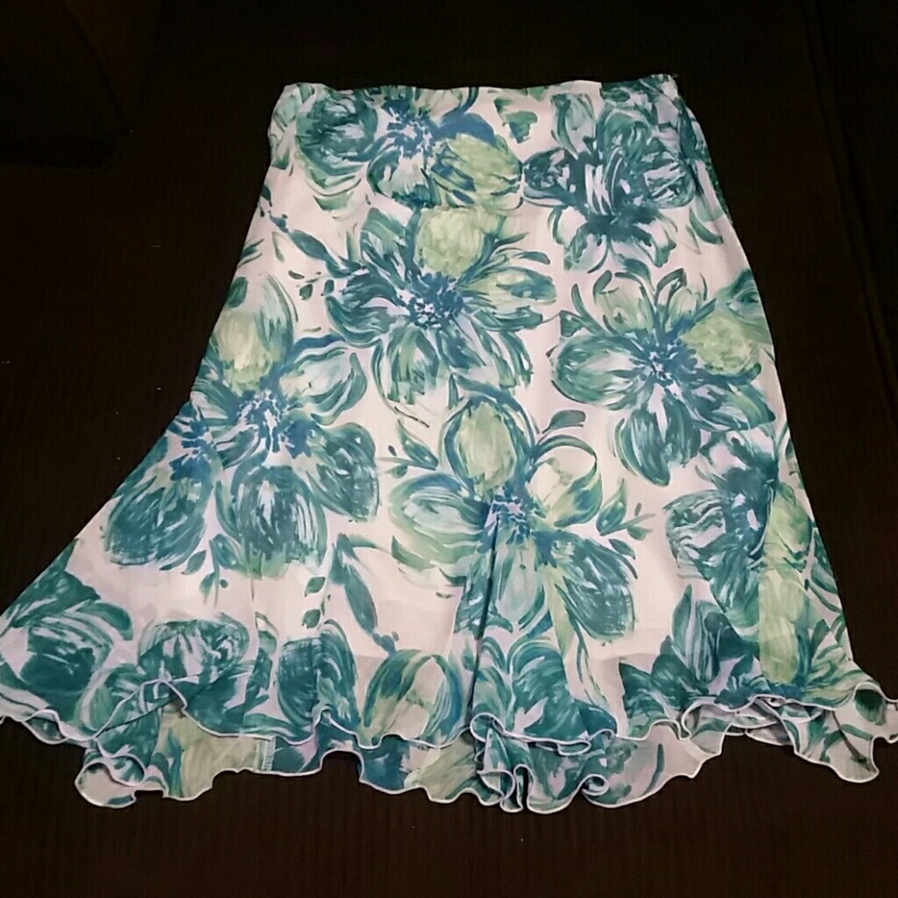 Dressbarn floral skirt
