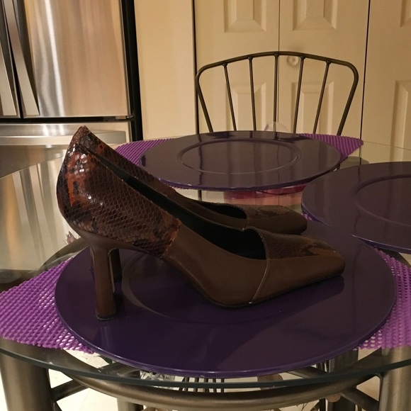 Shoes - Picture 3 of 3