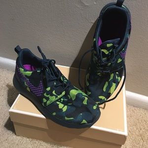 Nike roshe neon green with purple size 7