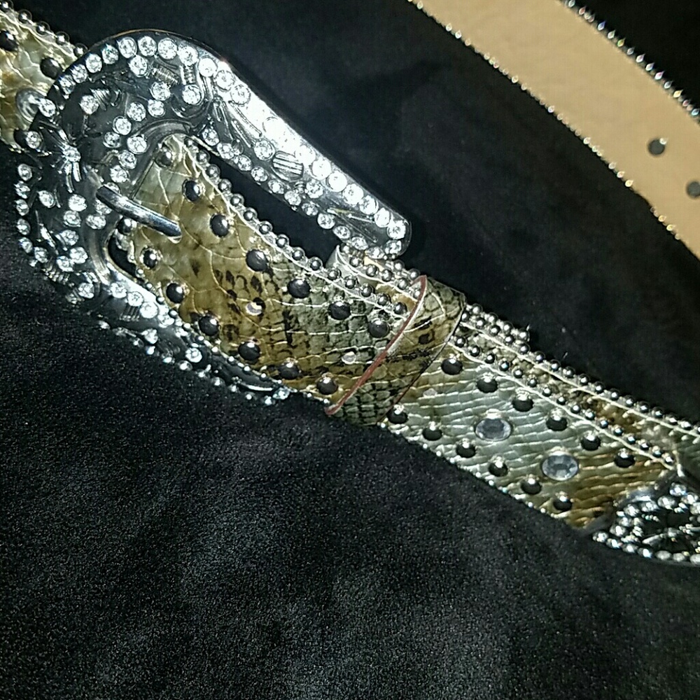 Glittery snake skin belt