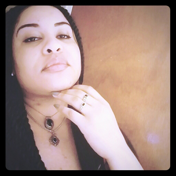 Meet your Posher, Clara - Picture 3 of 7